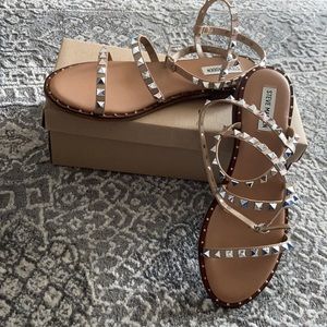 Steve Madden travel sandal